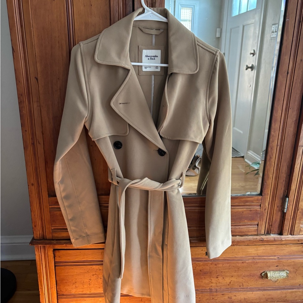 Abercrombie & Fitch Tan Trench Coat Timeless Design